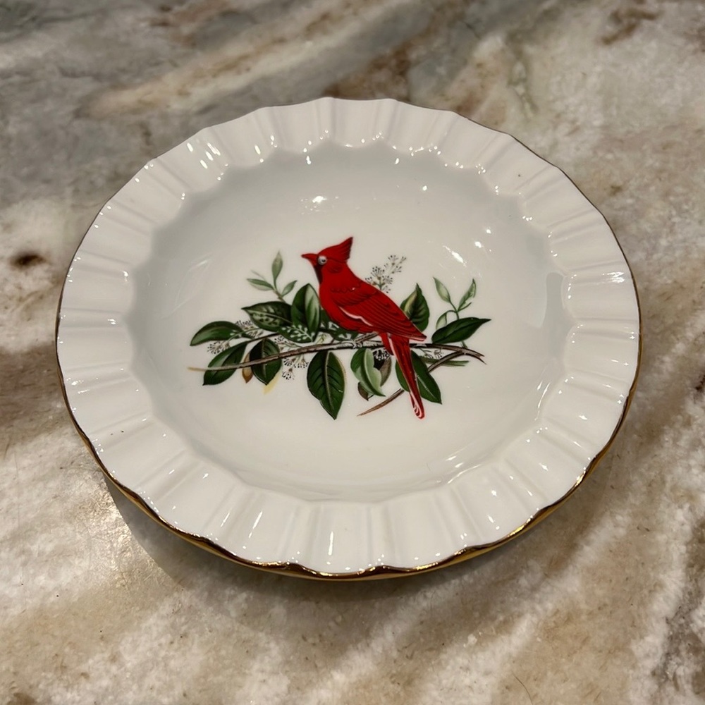 Bavaria Schumann Red Bird Cardinal Ashtray Bowl Arzberg Germany Golden Crown 6”